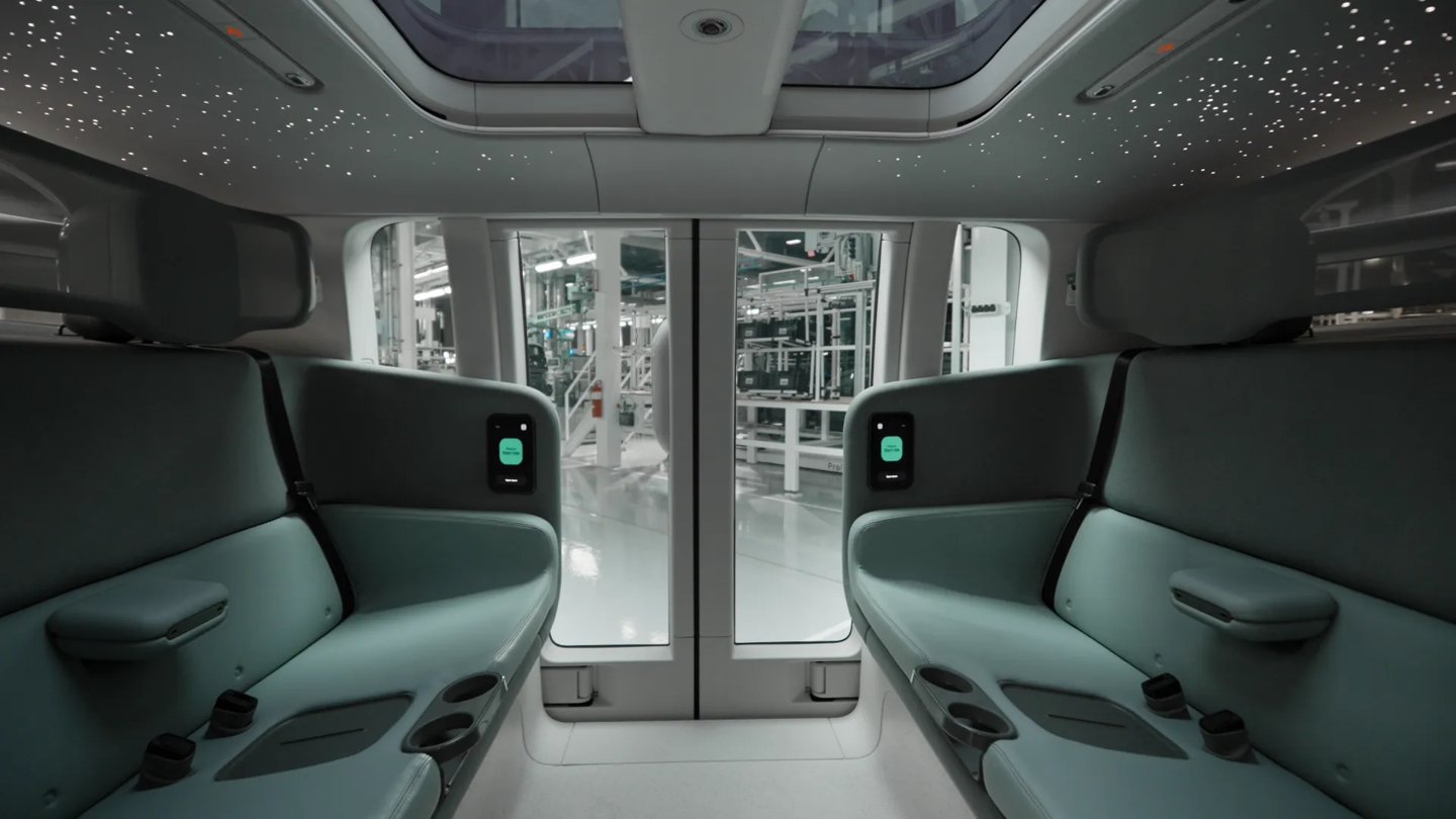 Dashboard and touchscreen detail