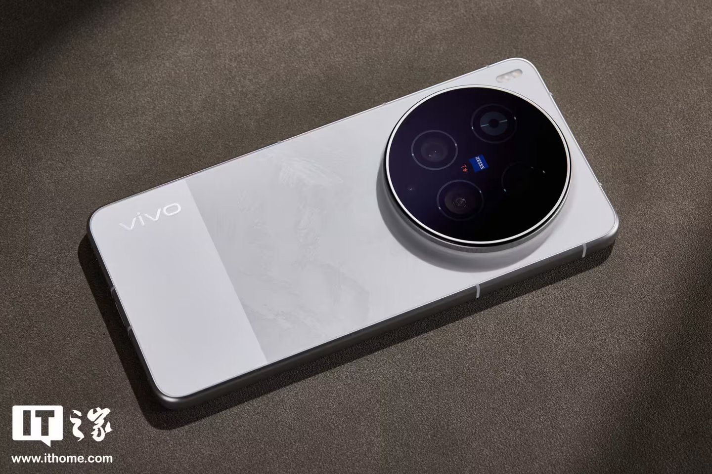 vivo's X300 flagship phone series has sold over 3.11 million units since October — Image 2