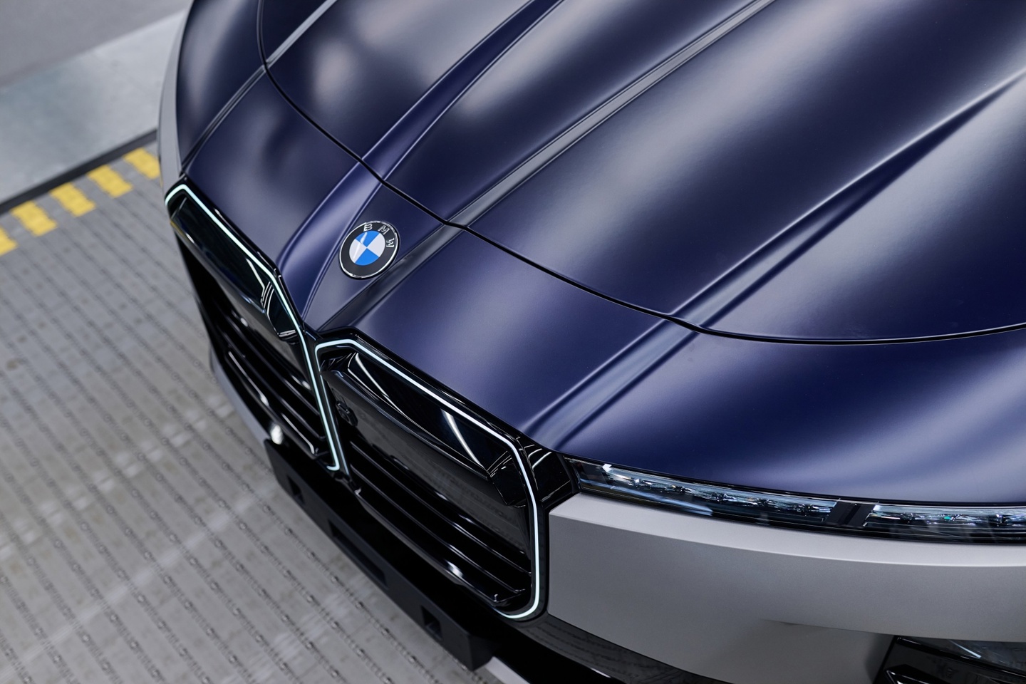 BMW's updated 7 Series enters production at Dingolfing with Neue Klasse battery  — Image 6